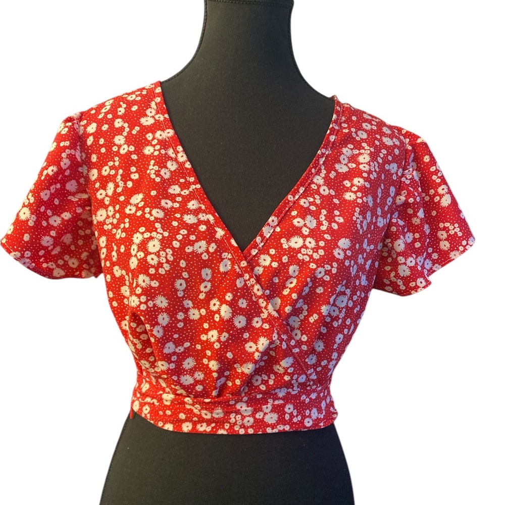 ROMWE Floral Red Wrap Top S EUC